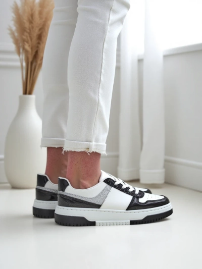 Женские кроссовки Royalfashion с блестками Qisofi