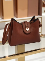 коричневый