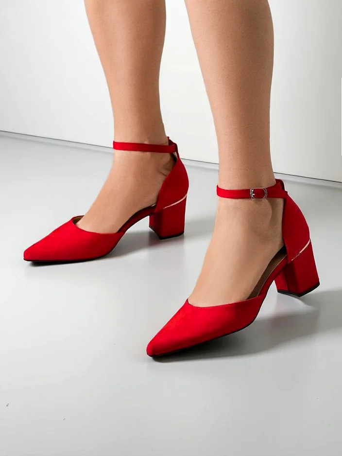 Royalfashion Женские туфли на низком каблуке Caelda