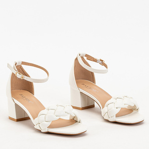 OUTLET Women's white sandals with low heels Mailla - Footwear