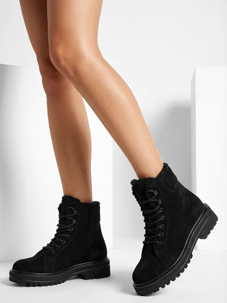 Royalfashion Sieviešu virsnieka zābaki Vesot ar aplikšņu šnirēm