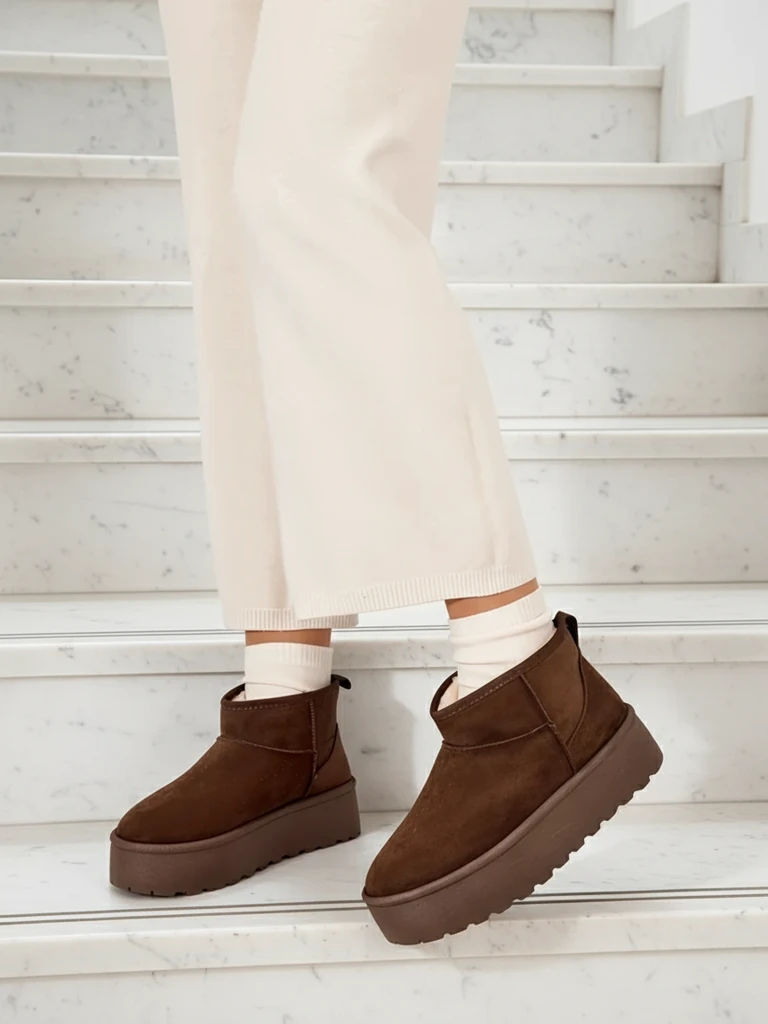 Royalfashion Women's platform snow boots a'la Dagodo