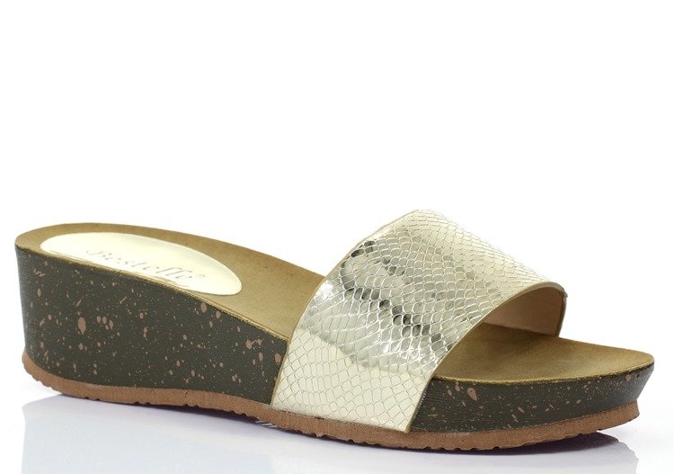 Złote klapki na koturnie Sademma - Obuwie