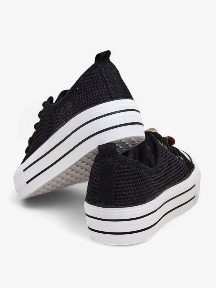 Женские перфорированные кроссовки Royalfashion с декором Osdo