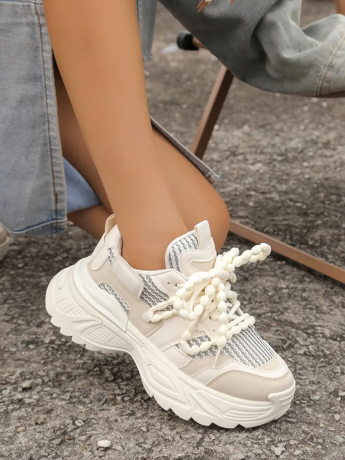 Спортивные кроссовки Royalfashion для женщин на толстой подошве Loness