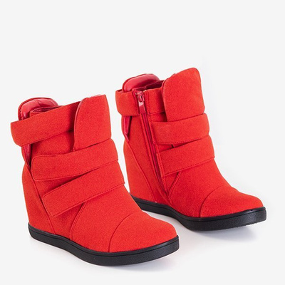 Red sneakers on an indoor wedge Brisa - Footwear