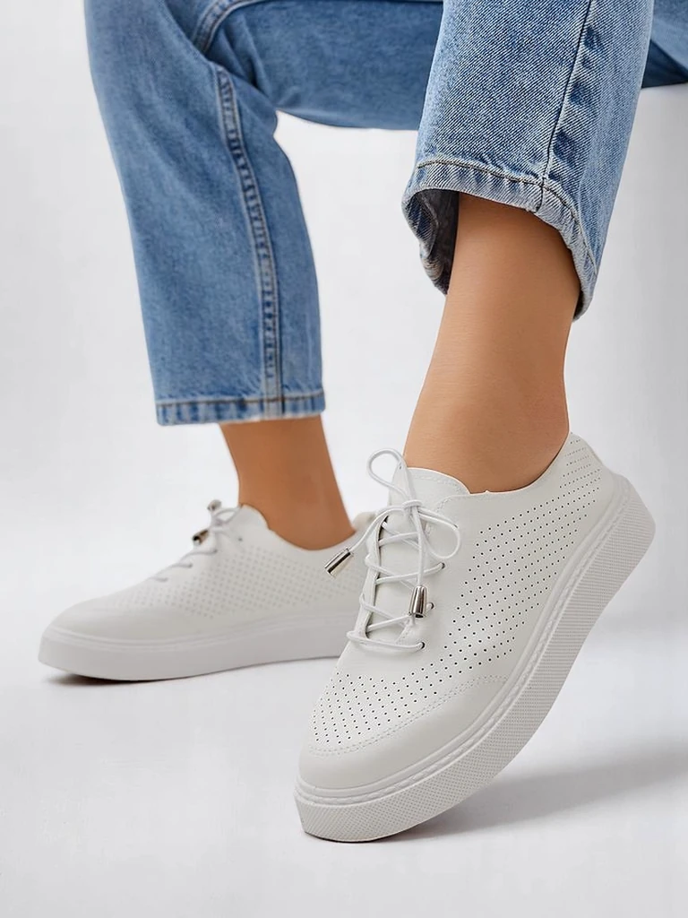 Royalfashion Sieviešu perforētas šņorējamās sporta kurpes Vaned