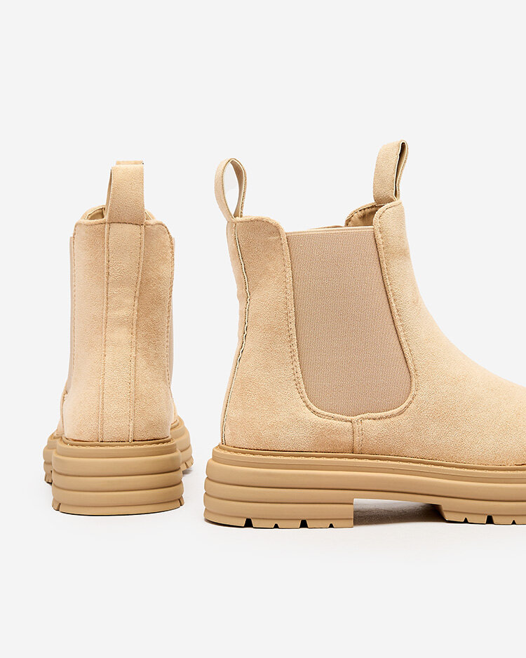 Royalfashion Bēšas krāsas sieviešu zābaki ar dekoratīvu siksniņu Loffdo