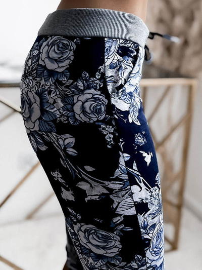 Women's floral 3/4 shorts in navy blue PLUS SIZE - Clothing