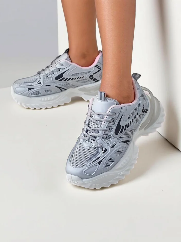 Royalfashion Women's sporty sneakers on a thicker sole Annete