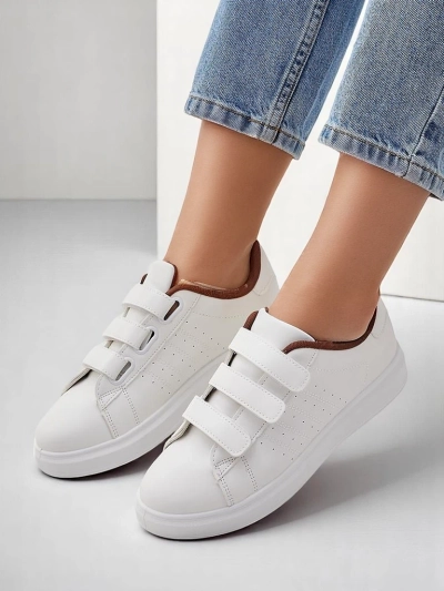 Royalfashion Женские спортивные кроссовки Pertis