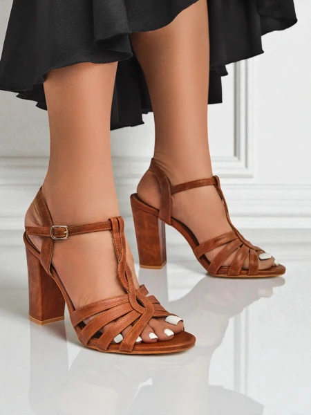 Royalfashion Sieviešu sandales ar augstu, platu papēdi Daffi Elegance