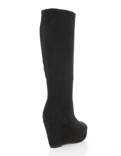 Czarne kozaki na koturnie - Obuwie