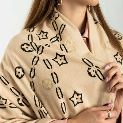 Кремовый женский шарф с золотой отделкой