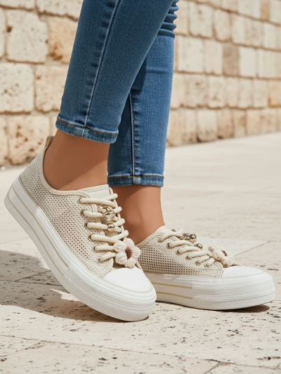 Royalfashion Sieviešu perforētās kedas ar rotājumiem Osdo