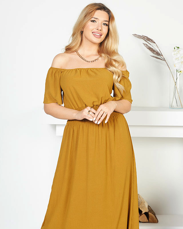 Горчичное платье миди с эластичным поясом - Одежда