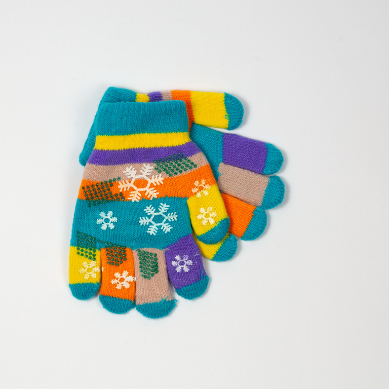 Голубые детские перчатки со снежинками