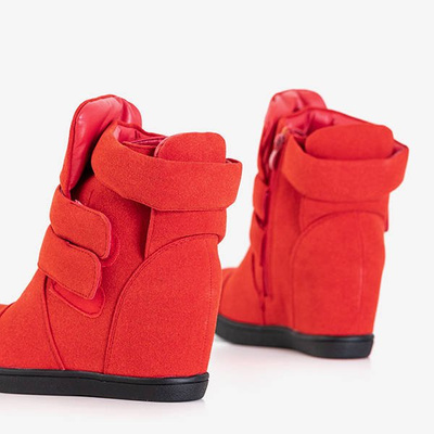 Red sneakers on an indoor wedge Brisa - Footwear