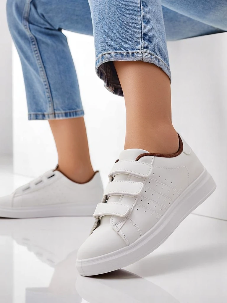 Royalfashion Женские спортивные кроссовки Pertis