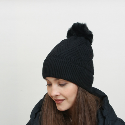 Black women's insulated beanie with pompom - Accessories