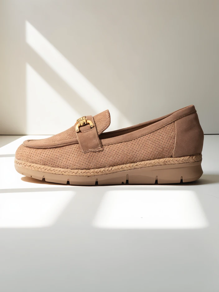 Royalfashion Sieviešu plakano kurpju modeli ar dekorāciju uz pirksta