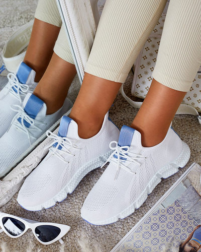 Белые женские кроссовки с голубыми вставками Baym