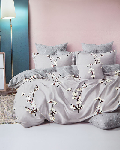 Royalfashion Rakstaina gultasveļa 200x220 komplekts 4 PARTIJAS