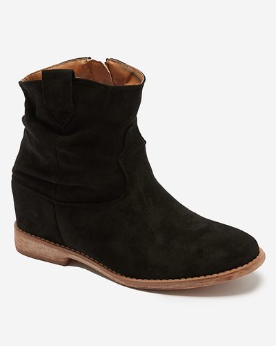 Czarne botki a'la kowbojki na krytej koturnie Dimia - Obuwie