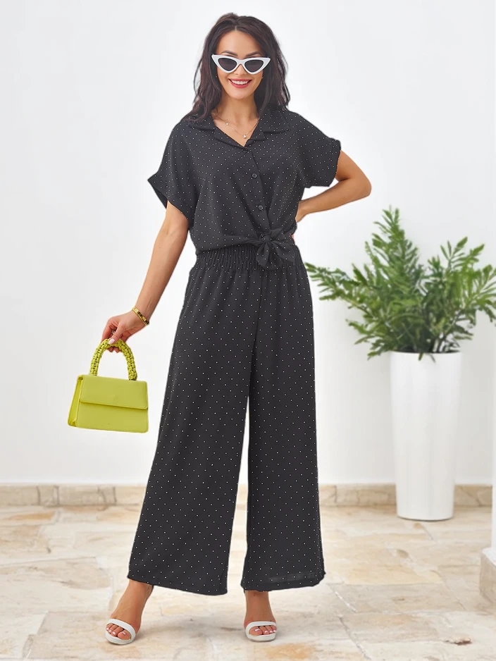 Royalfashion Sieviešu komplekts ar sasietu īsām piedurknēm un izplešamām biksēm ar rhinestone akmeņiem