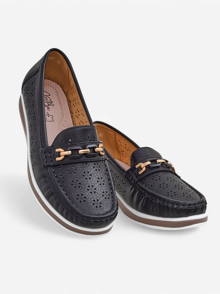 Royalfashion Women's perforated moccasins Cerro