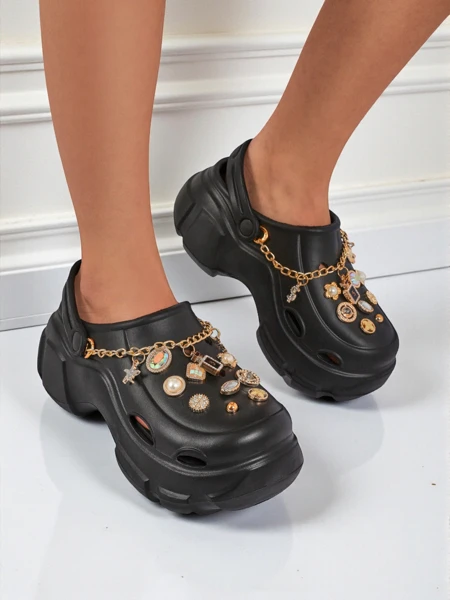 Aurelia Nero – stylish slides with embellishments and a chain, durable