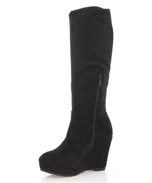 Czarne kozaki na koturnie - Obuwie