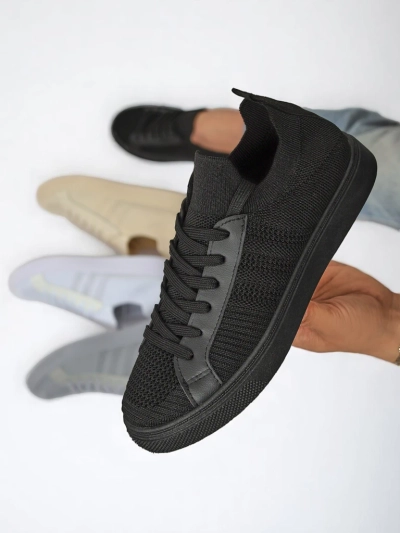 Gimnastaj ŝuoj por damoj Livia Nero - nigraj tenisŝuoj el ŝtofo kaj ekoledo sur plata plando