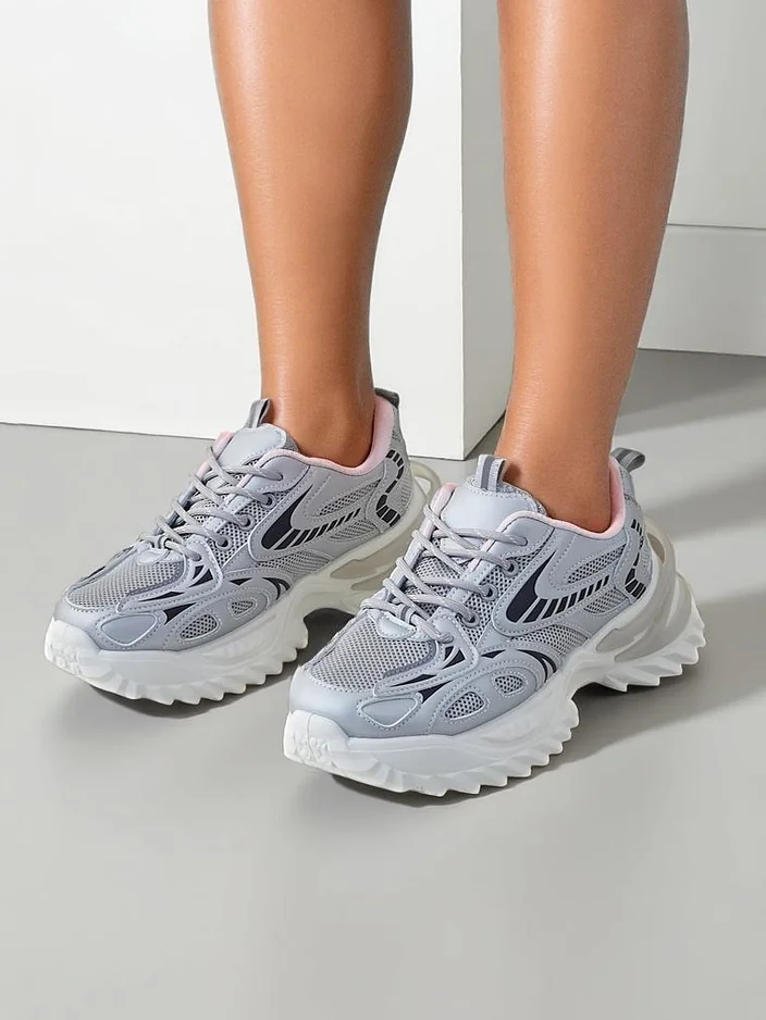 Royalfashion Women's sporty sneakers on a thicker sole Annete