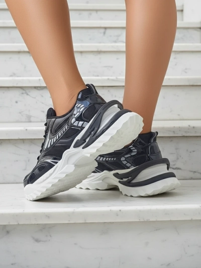 Royalfashion Women's sports sneakers on a thicker sole Nettes