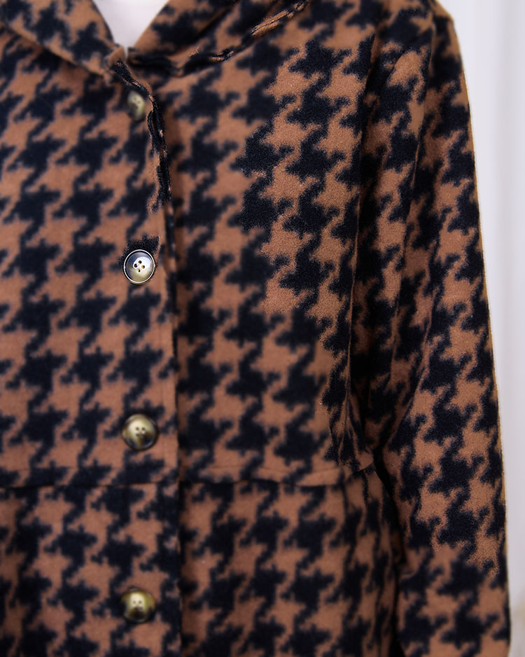 Royalfashion Melnbalts sieviešu mēteļsega ar kapuci