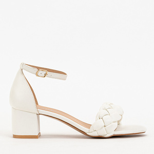 OUTLET Women's white sandals with low heels Mailla - Footwear