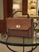 коричневый