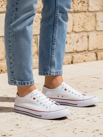 Aurelia Bianca - Klasic white dem trampa for woman wey get flat podeshon