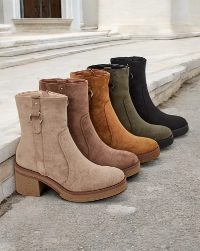 Pavasaršķīgos kurpes sievietēm uz paststaru Boron