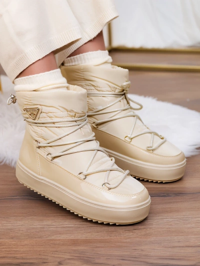 Royalfashion Women's slip-on boots a'la snow boots in beige Vevnose