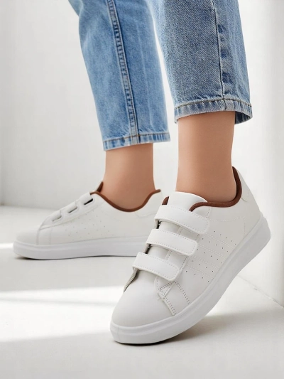 Royalfashion Женские спортивные кроссовки Pertis