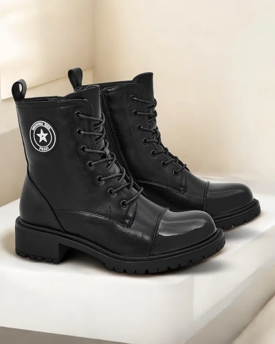 Женские ботинки Vemis из экокожи Royalfashion. Женские ботинки - это уникальная обувь, сочетающая в себе стиль и комфорт. Изготовлены из веганской кожи с мягкими подкладками. Модель имеет лаковый носок. Толстая подошва добавляет комфорта этой обуви. 87654