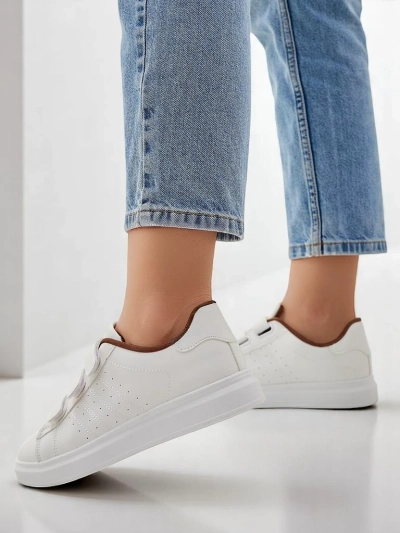 Royalfashion Женские спортивные кроссовки Pertis