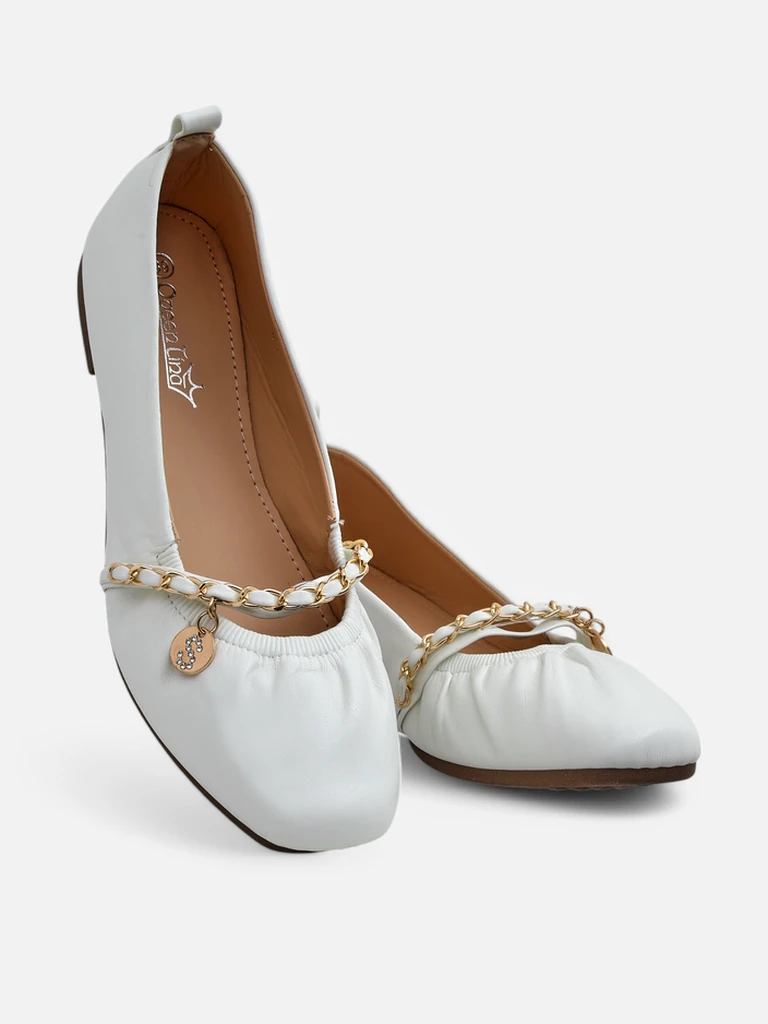 Белые женские балетки Callista с цепочкой – экологическая кожа, классика Италии