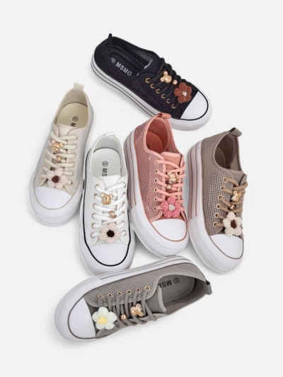 Женские перфорированные кроссовки Royalfashion с декором Osdo