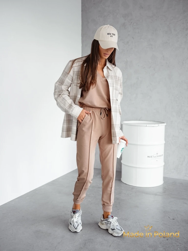 Бежевый комплект Livia с V-образным вырезом