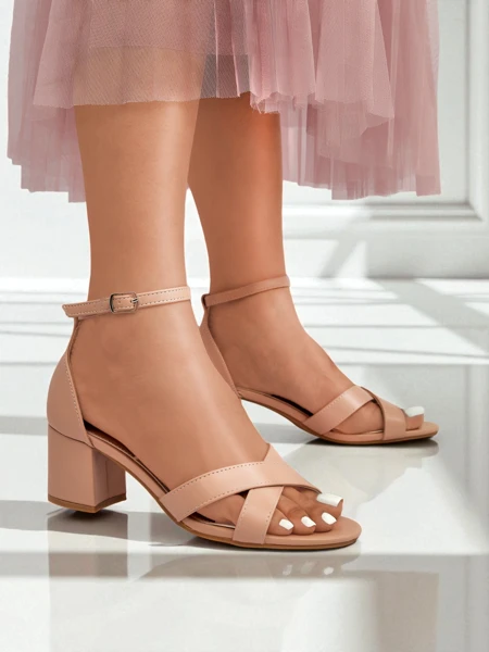 Royalfashion Sieviešu sandales ar zemu blokpapēdi Eleganza Strap