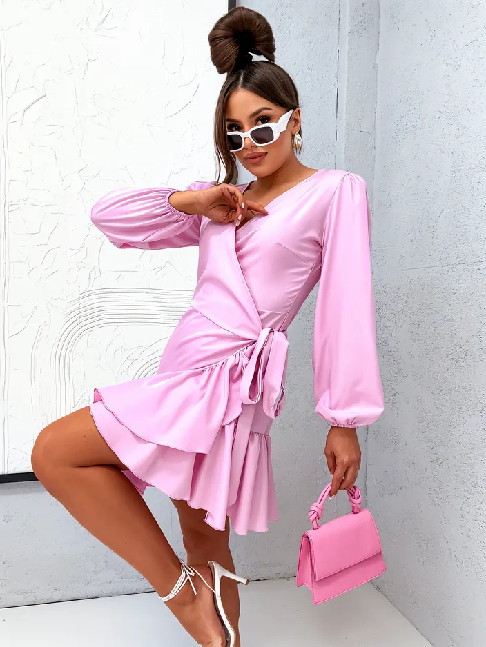 Royalfashion Sieviešu piesiejamā mini kleita ar volāniem