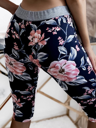 Women's floral 3/4 shorts in navy blue and pink PLUS SIZE - Clothing